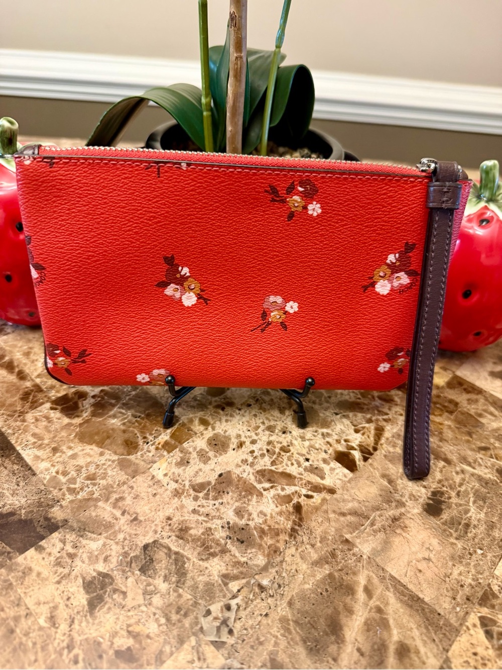 Coach Large Wristlet in Baby Bouquet Print Red Multi - Picture 4 of 10